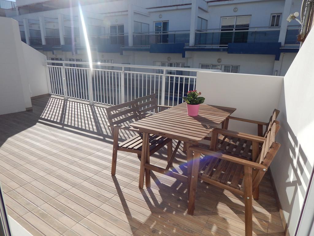 Apartamentos La Rosita Бенидорм Экстерьер фото