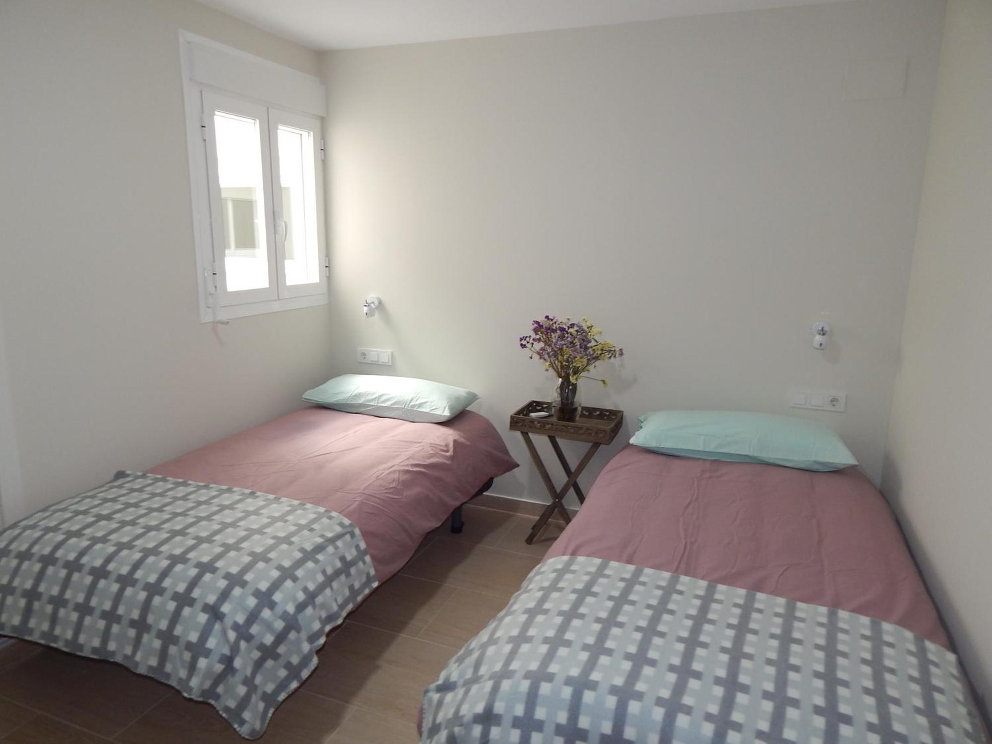 Apartamentos La Rosita Бенидорм Экстерьер фото
