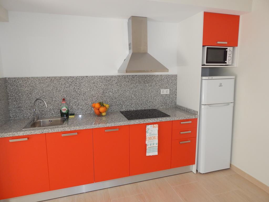 Apartamentos La Rosita Бенидорм Номер фото