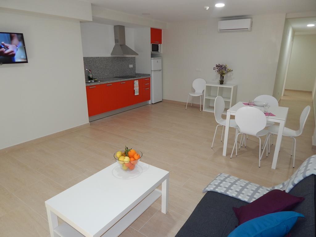 Apartamentos La Rosita Бенидорм Номер фото