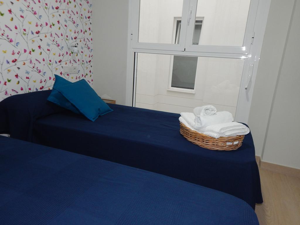 Apartamentos La Rosita Бенидорм Экстерьер фото