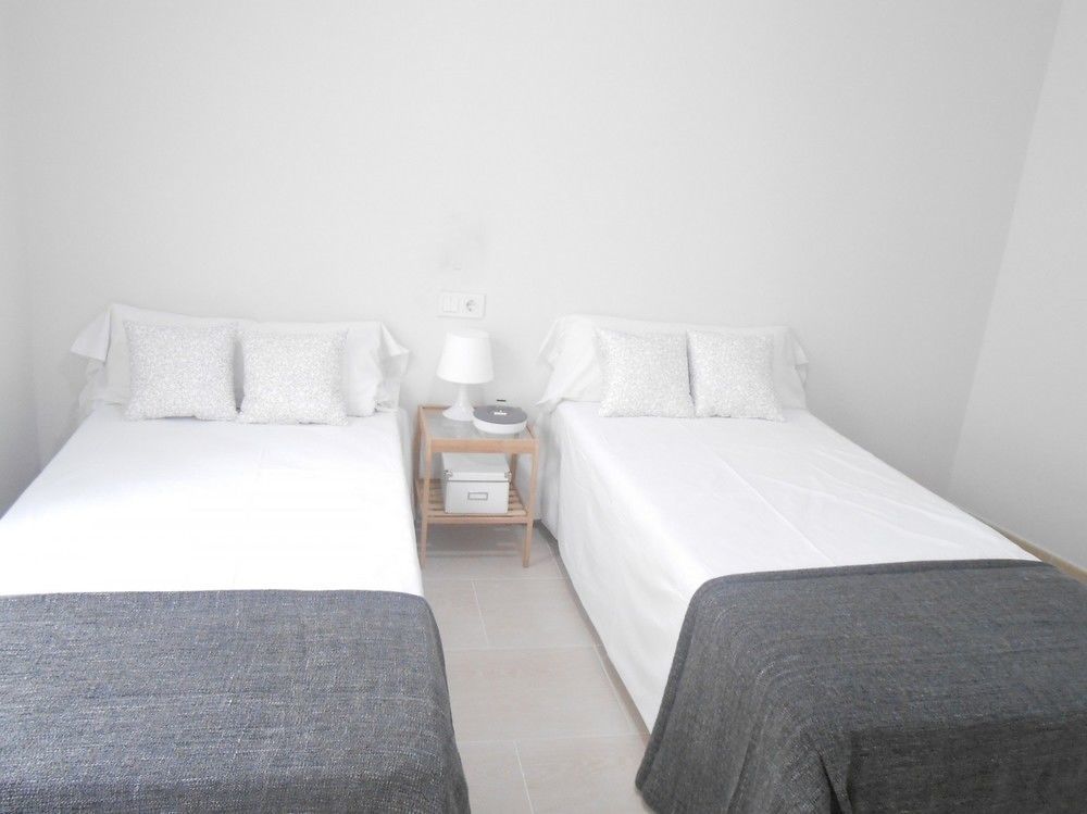 Apartamentos La Rosita Бенидорм Экстерьер фото