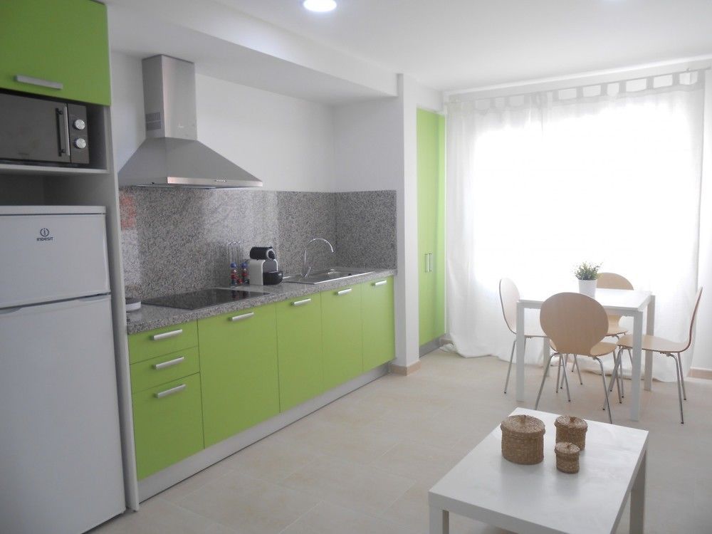 Apartamentos La Rosita Бенидорм Экстерьер фото